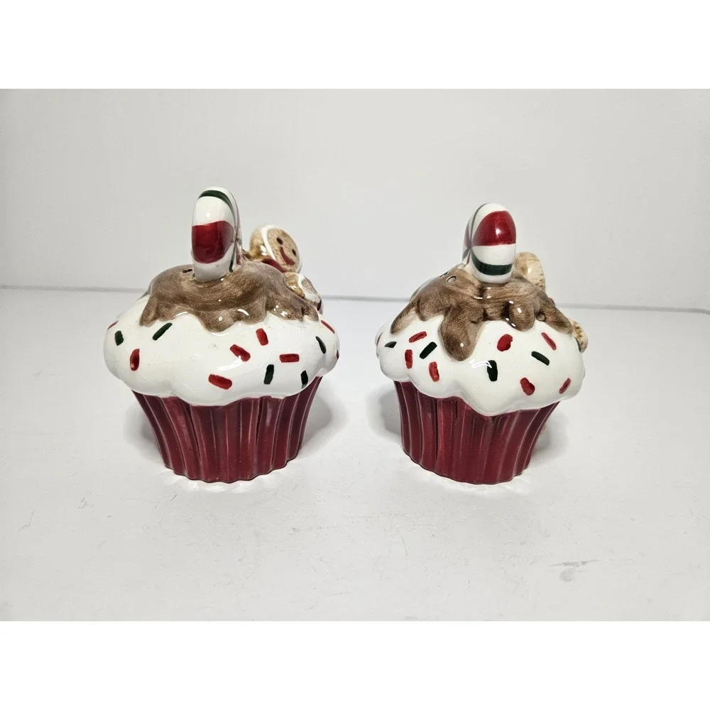 Fitz Floyd Sweet Treats Christmas Cupcake Gingerbread Salt Pepper Shakers 2006